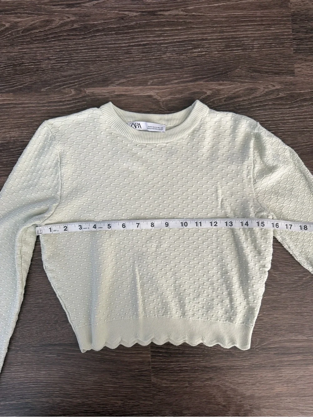 Zara Light Green Cropped Long-Sleeve Sweater Size M